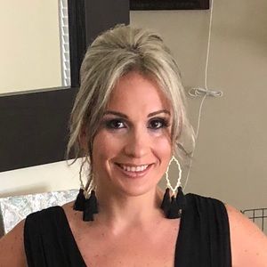 Meet your Posher, Ileana